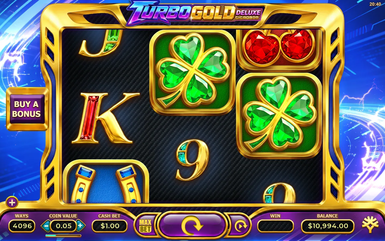 Turbo Gold Deluxe base game with three Gigablox groups on the reels at once, clovers, cherries and a horseshoe